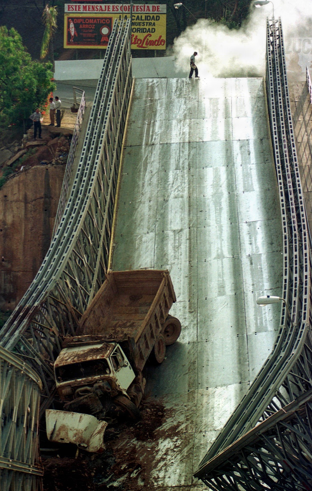 HONDURAS-BRIDGE